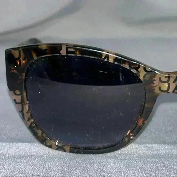 EUC Marc Jacobs Eyewear Tortoise Shell Color All Over‎ Logo squared cat Eye Cut - Picture 10 of 14